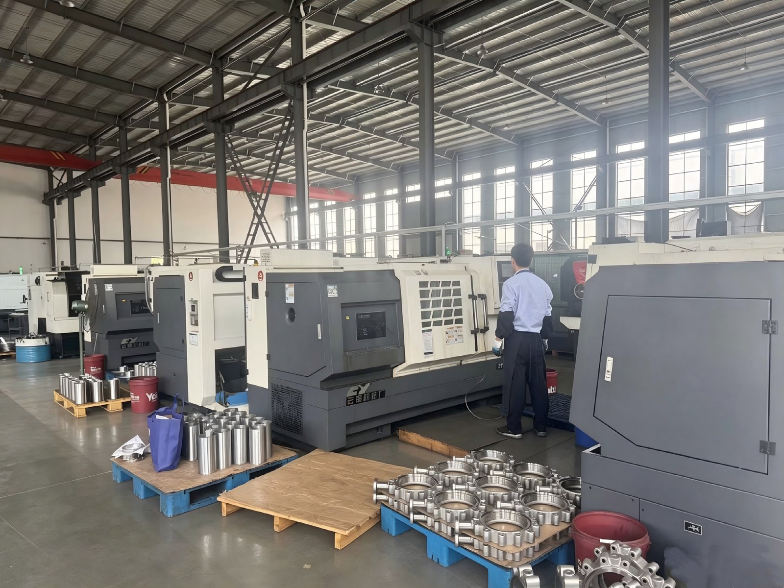 泵阀定制机加工零件的 CNC 车床区